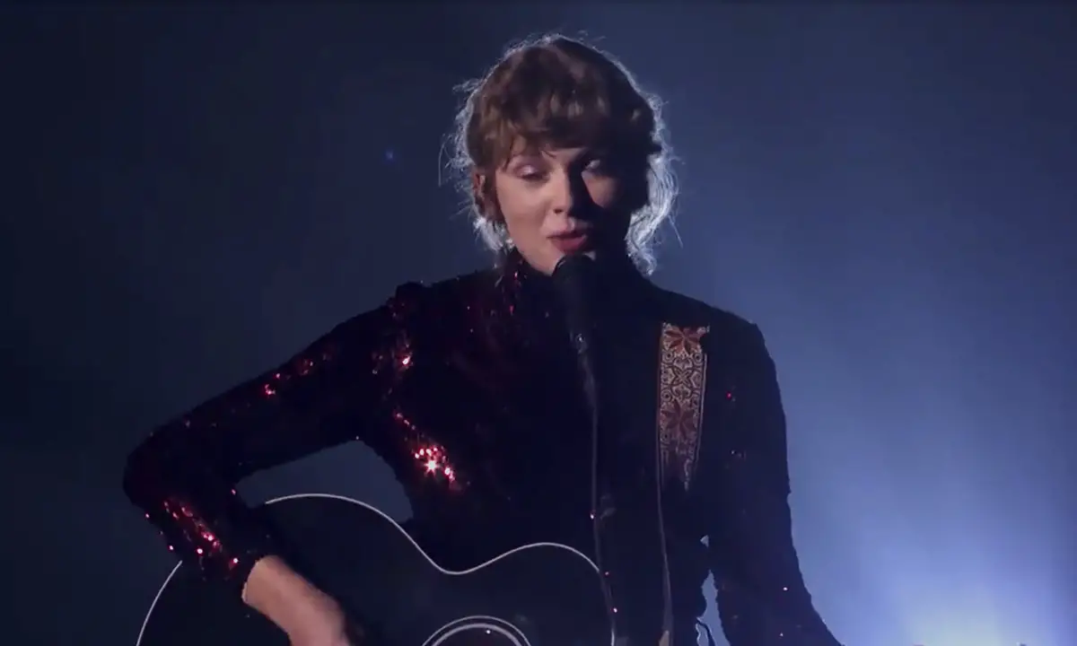 Taylor Swift Performs Betty at ACM Awards 2020 - Watch 