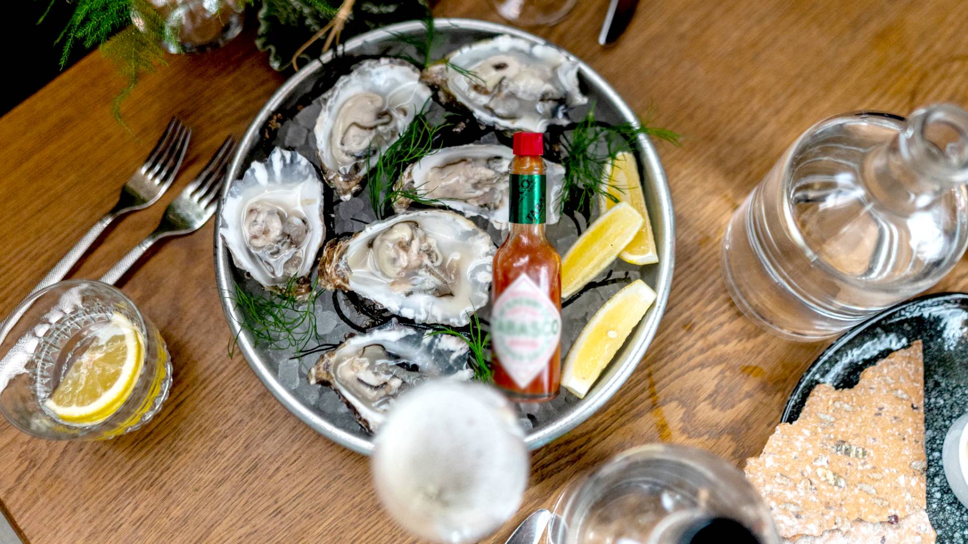 Where Can You Eat Oysters Outside in Seattle Right Now | The West News