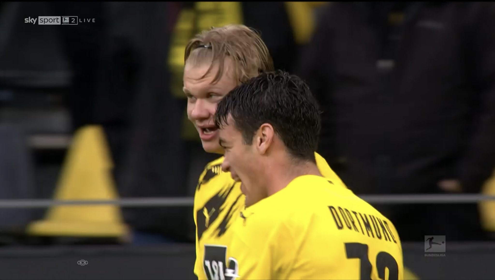 Borussia Dortmund Striker Erling Haaland Scored Twice Beat Mainz 3 1 And Go Top Of The Bundesliga Table The West News