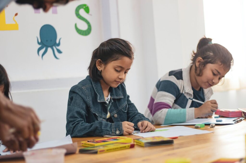 girls-studying-on-desk