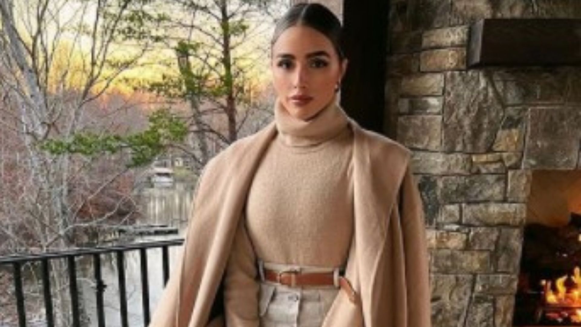 AIRLINE FORCES MODEL OLIVIA CULPO TO COVER UP OR NOT BOARD