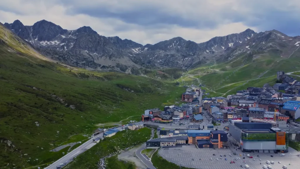 Andorra | 4K Urban Life (YouTube)