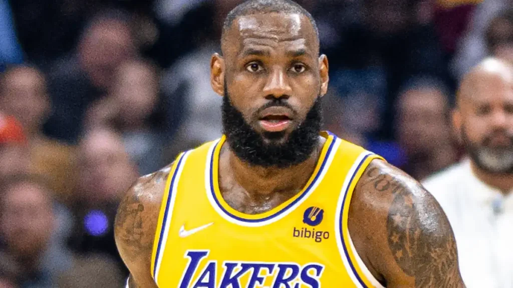 Dawn Staley Reacts to LeBron James Signing With the Philadelphia 76ers